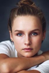 Olivia DeJonge | ScreenTies